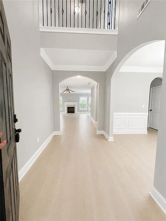 5 bed, 4.0 bath, 2800 sqft, $3,000 — Photo 2