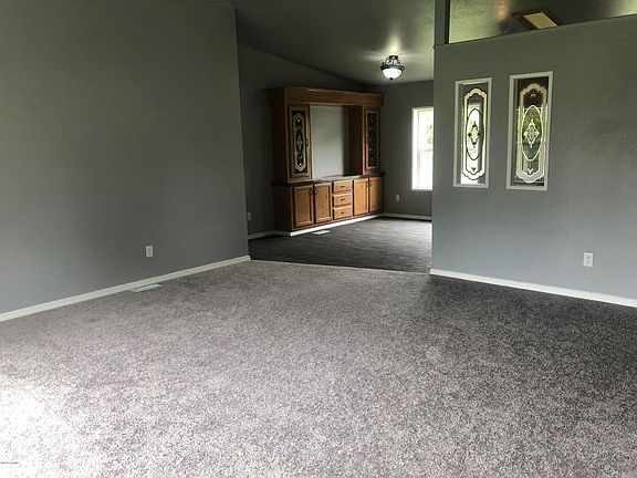 3rd image of 270 Dogwood Ln