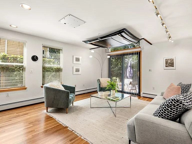 111 Chilton St — Photo 7