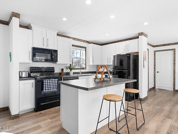 5th image of 59 Arlena Ln