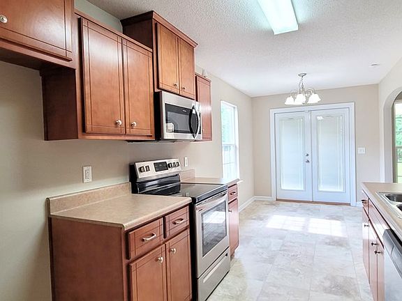 4th image of 200 Thistlewood Dr