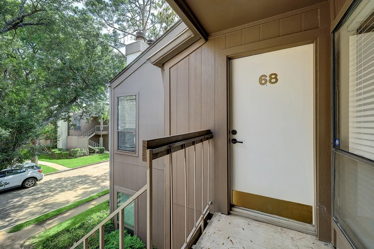 Building Photo - 1201 Bering Dr #68