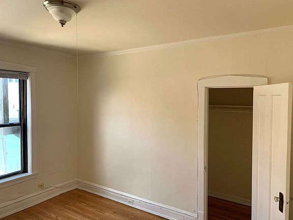 4th image of 1310-18 W Howard St #Cfb783b37