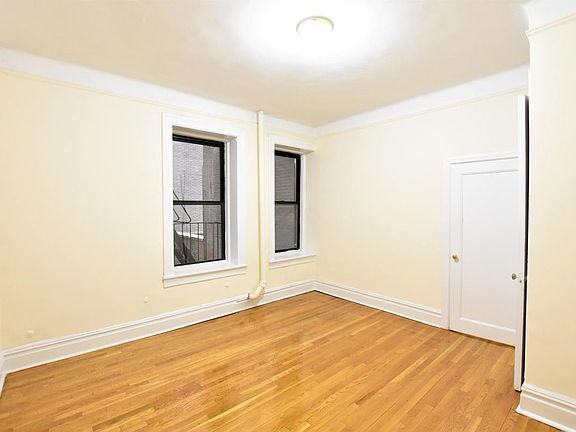 3rd image of 220 W 98th St APT 3J