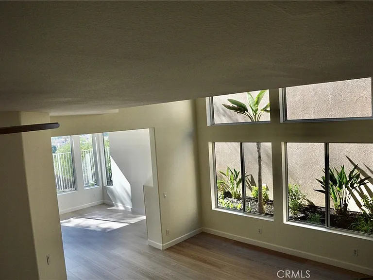 27901 Via Del Agua — Photo 15