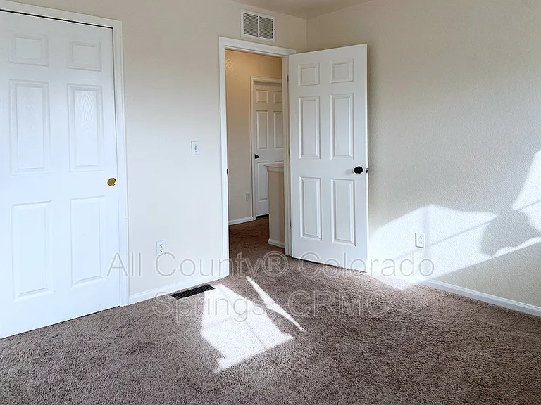 8355 Cedar Chase Dr — Photo 14