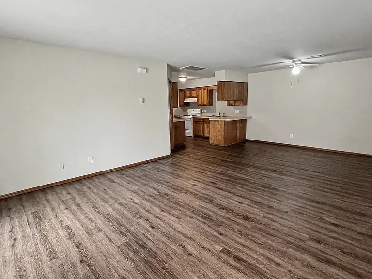 1231 Turner Pl — Photo 3