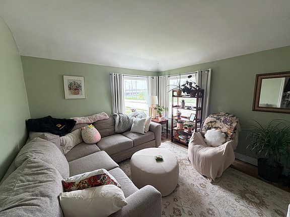 5th image of 4856 N Port Washington Rd