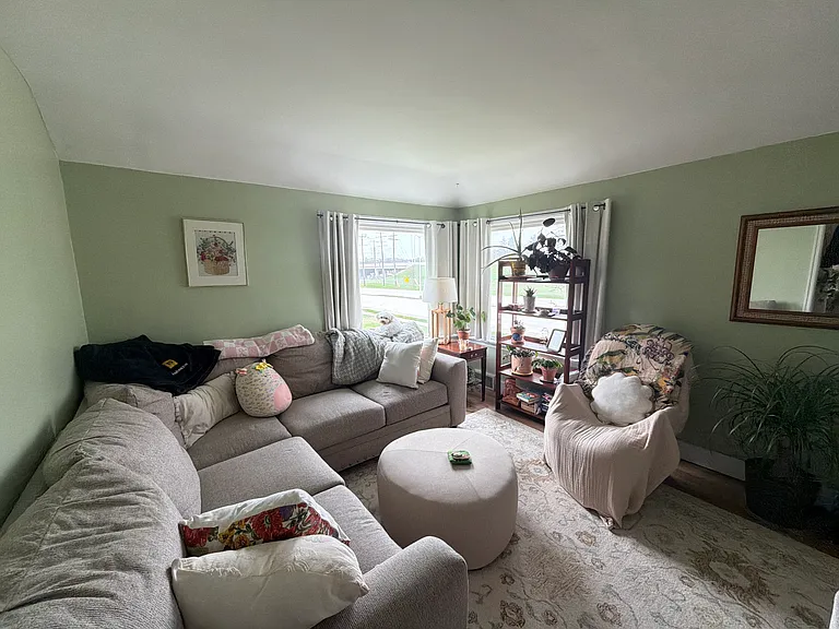 4856 N Port Washington Rd — Photo 5