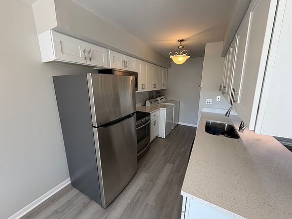 5th image of 1152 Cove Dr #212-B