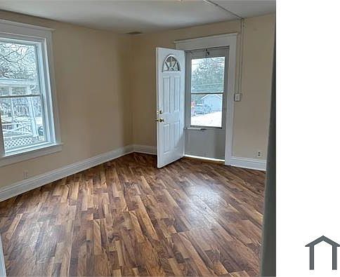 2nd image of 742 W Homer St #1