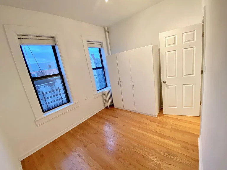 2403 Cambreleng Ave — Photo 20