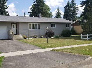923 Elm St, Souris, ND 58318