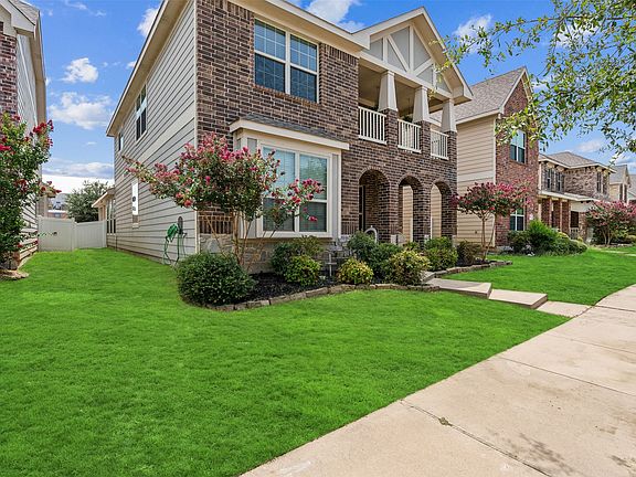 4th image of 1120 Black Cherry Dr
