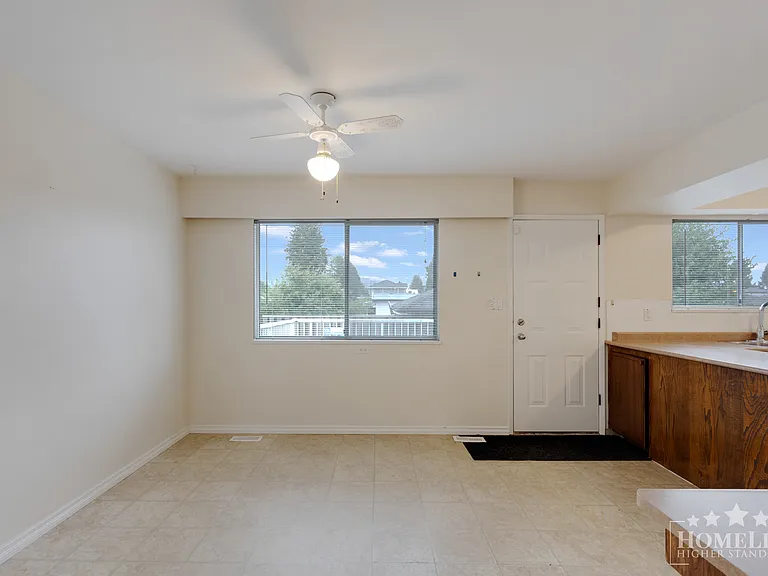 1060 Fell Ave — Photo 5