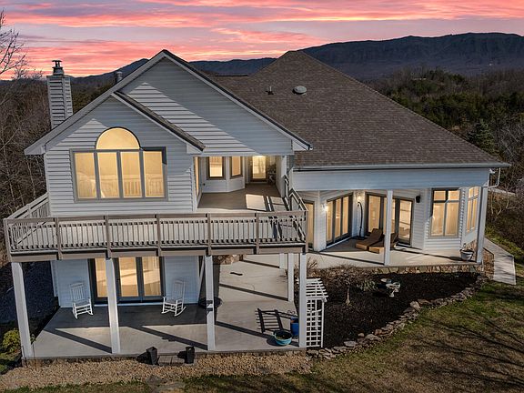 2nd image of 3467 Caywood Rd