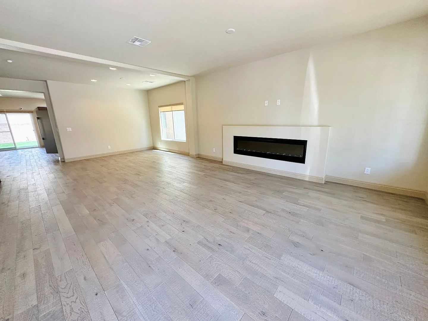 Stunning 4 bedroom 3.5 bath home with a 3 car garage! Home features many rare upgrades including ... — Photo 3