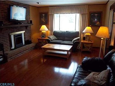 3rd image of 6568 Hillside Ct