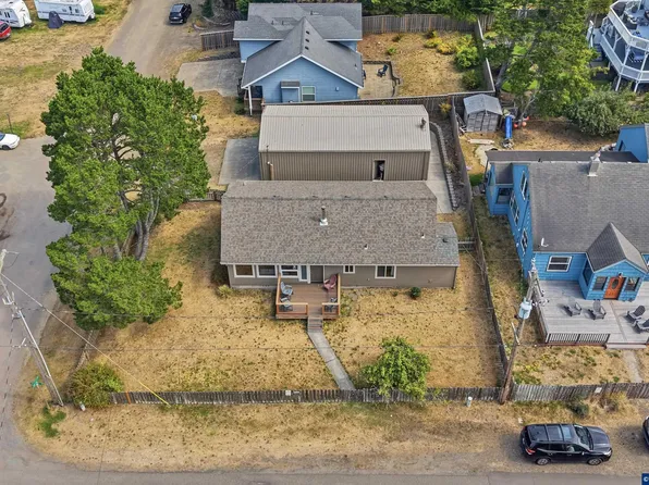 6420 Ferry St, Pacific City, OR 97135