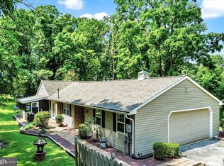 30 Lakeview Ct, Wellsville, PA 17365