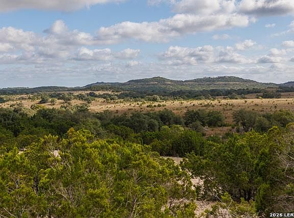 4th image of 3008 Rolling Hills Rd