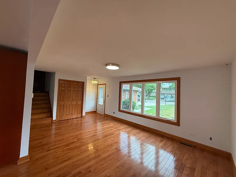 17305 Overhill Ave — Photo 9
