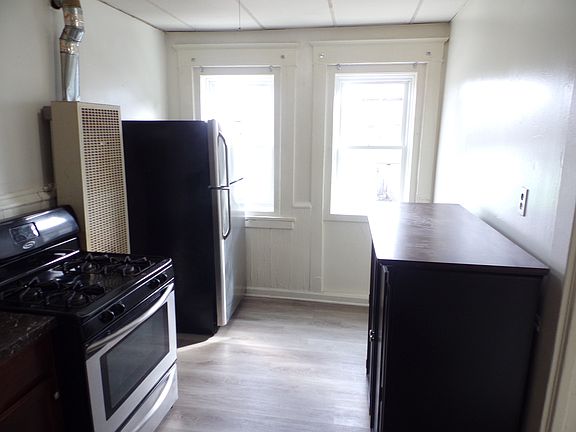 4th image of 1501 Hertel Ave #14