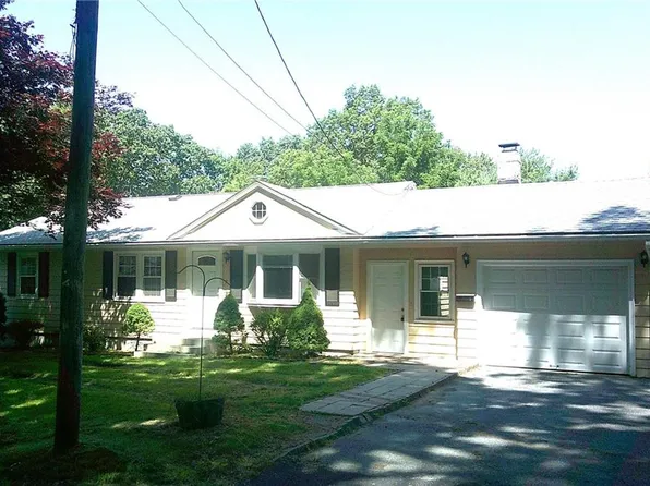 7 Antaya Dr, North Smithfield, RI 02896
