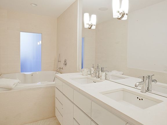 5th image of 246 W 17th St