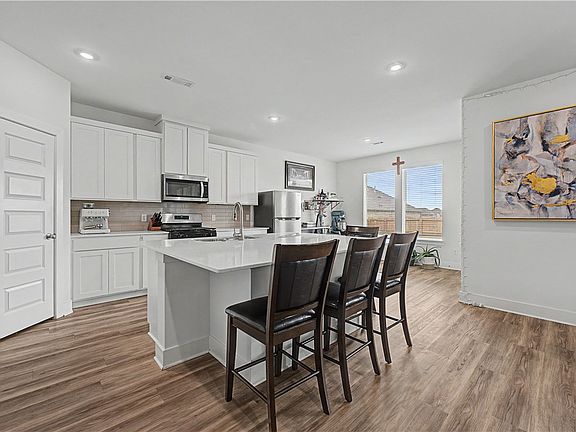 3rd image of 2008 Hahn St