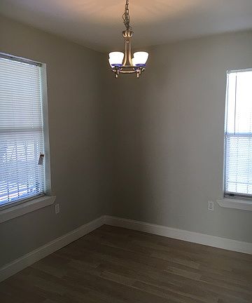 4th image of 150 La Gloria St