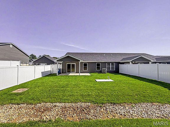 3rd image of 1553 Hickory Lndg