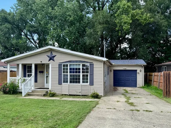 1814 Summit St, Springfield, OH 45503