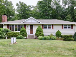 747 Old Pent Rd, Guilford, CT 06437