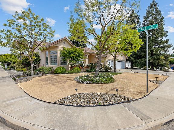 5th image of 2004 E Dorothea Court