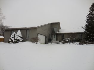 696 Nancyk Xing, Roanoke, IN