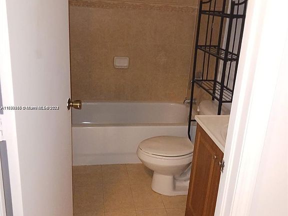 5th image of 1586 SE 31st Ct #1586