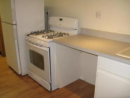 1 bed, 1.0 bath, $2,400 — Photo 3