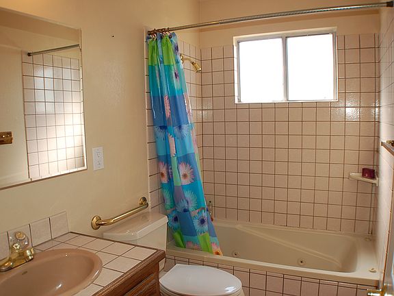 4th image of 5221 Wisteria Way