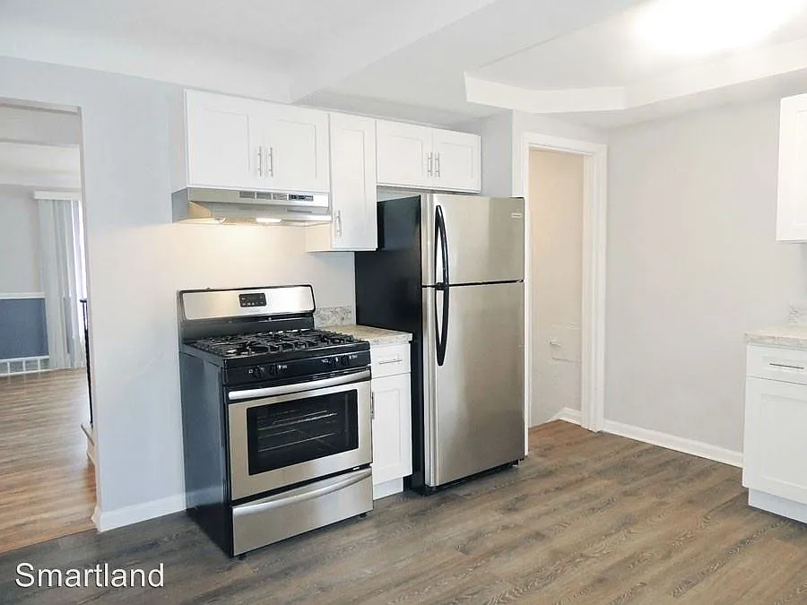 18201 Hazelwood Ave photo 1