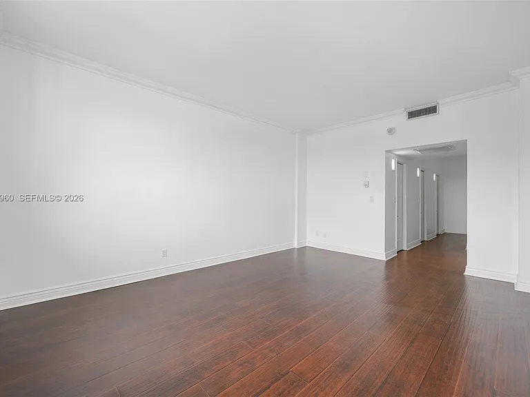 19380 Collins Ave #27 — Photo 11