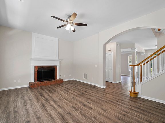 4th image of 213 Park Creek Dr