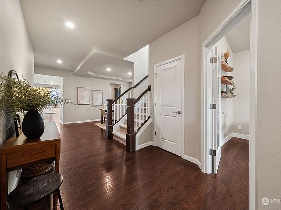 3rd image of 18433 138th Street E