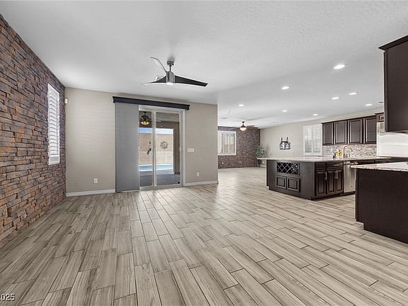 3rd image of 3428 Royal Calloway Ave