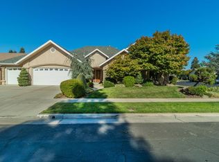 941 N De Witt Ave, Clovis, CA 93611