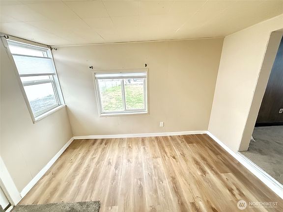 5th image of 1212 W Moore Street