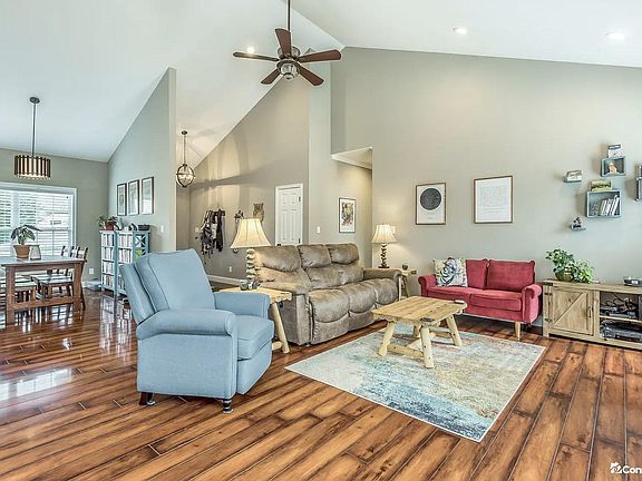 4th image of 8022 Luscombe Dr