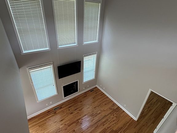 3rd image of 134 Long Dr