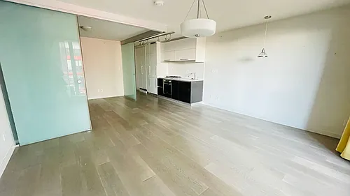 189 Keefer St #502 Photo 1