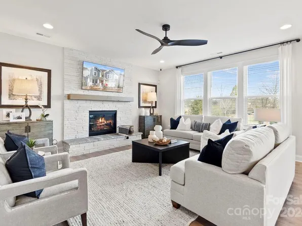 4022 Caymen Bay Ct, Tega Cay, SC 29708